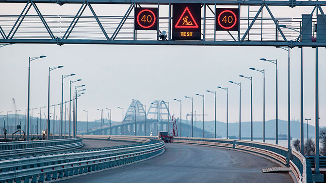 Наружное освещение автомобильного подхода к Крымскому мосту